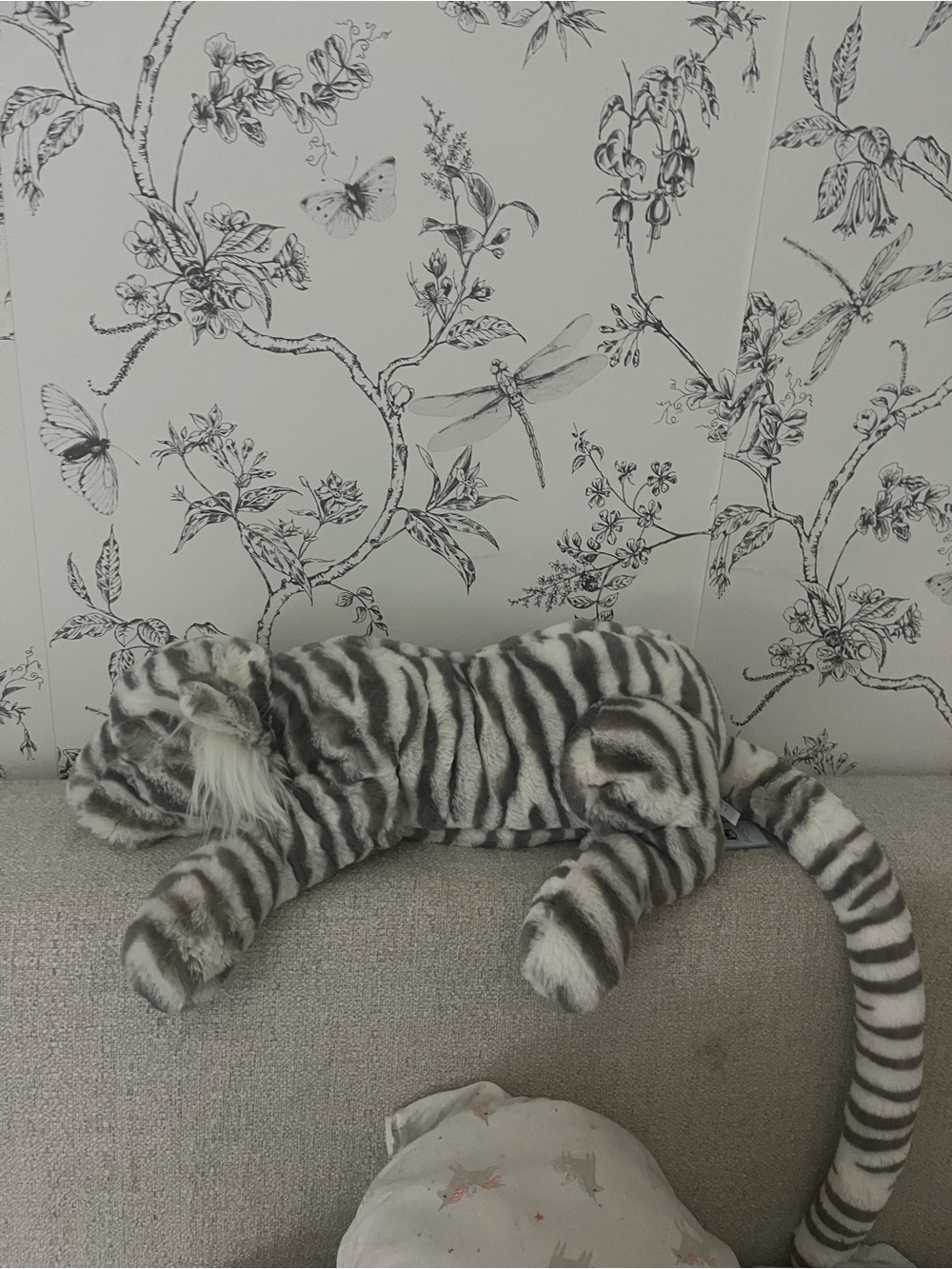 Jellycat large sasha snow tiger